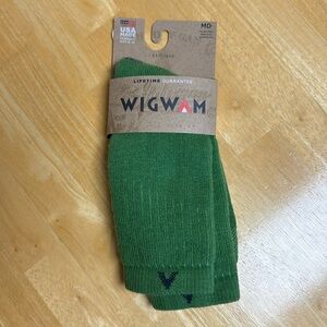 Wigwam crew green 52% WOOL sock, NEW with tags, smoke free